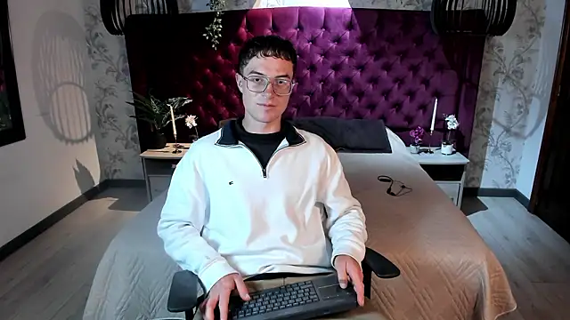 Lil James online show from March 19, 8:13 pm