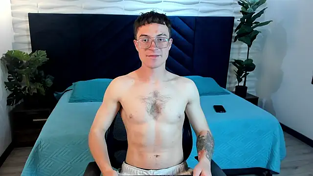 Lil James online show from April 4, 8:06 pm