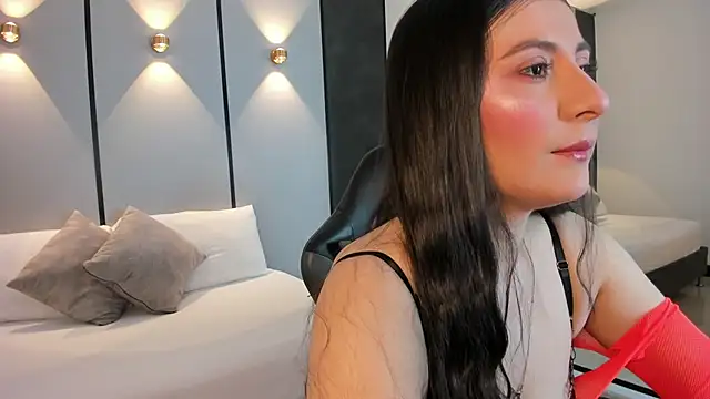 Snapshot of mia_collins96 chatting on April 19, 2:22 am mia collins96 online show from April 19, 2:22 am