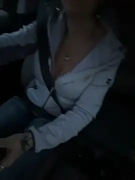 Snapshot of GoddesslaylaX chatting on November 6, 7:20 am GoddesslaylaX online show from November 6, 7:20 am