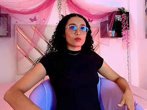 ZOEH ROSS online show from October 21, 11:05 pm