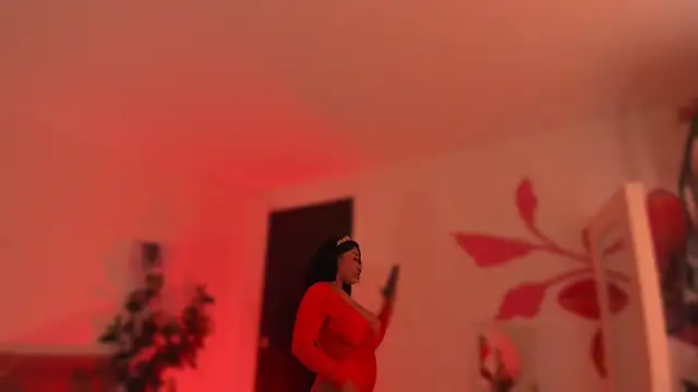 YariRose online show from February 15, 2:25 pm