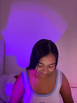 aly nicols online show from October 30, 10:43 pm