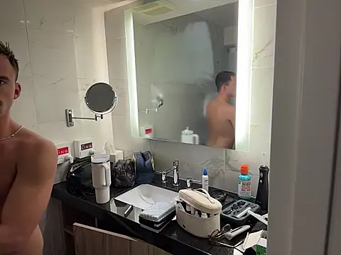 Snapshot of bobbyatx chatting on October 27, 12:26 am bobbyatx online show from October 27, 12:26 am