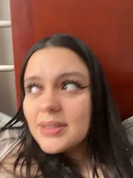 Selena Roa online show from April 8, 3:56 pm