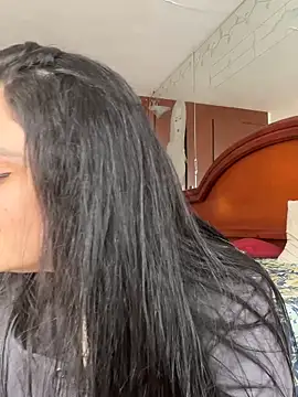 Snapshot of Selena_Roa chatting on May 25, 9:10 pm Selena Roa online show from May 25, 9:10 pm