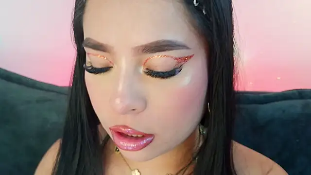 mia roux1 online show from April 8, 7:25 pm