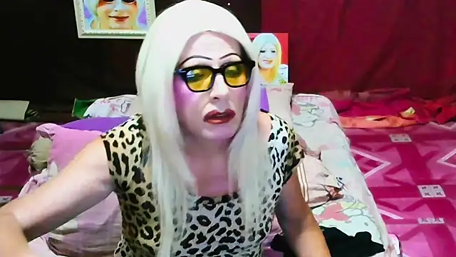 Snapshot of horni4luv chatting on April 18, 9:04 pm horni4luv online show from April 18, 9:04 pm