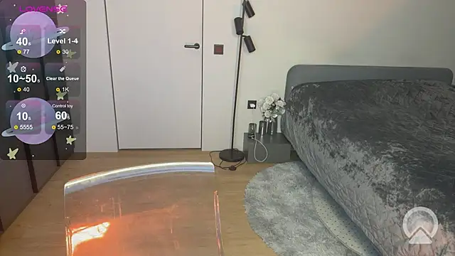 Snapshot of majestic_madam chatting on February 14, 1:57 am majestic madam online show from February 14, 1:57 am