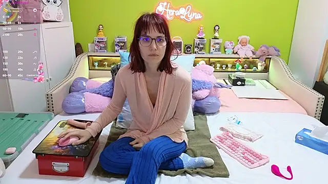  HeraLuna  online show from March 12, 9:43 pm