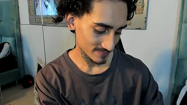 Mr Strike online show from November 2, 2:58 am