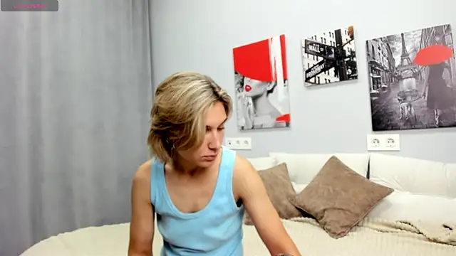 Snapshot of Tenderly_Sophie chatting on July 15, 1:11 am Tenderly Sophie online show from July 15, 1:11 am