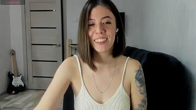 Snapshot of twinkle_rosie chatting on November 28, 5:10 am twinkle rosie online show from November 28, 5:10 am