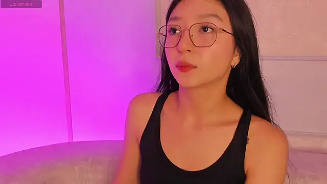 Snapshot of sydney_miller_ chatting on May 31, 1:40 pm sydney miller online show from May 31, 1:40 pm