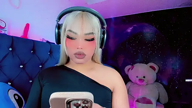 Snapshot of Alannys_xHotx chatting on February 27, 11:38 pm Alannys xHotx online show from February 27, 11:38 pm