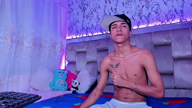 boyswantingplay online show from November 6, 6:03 am