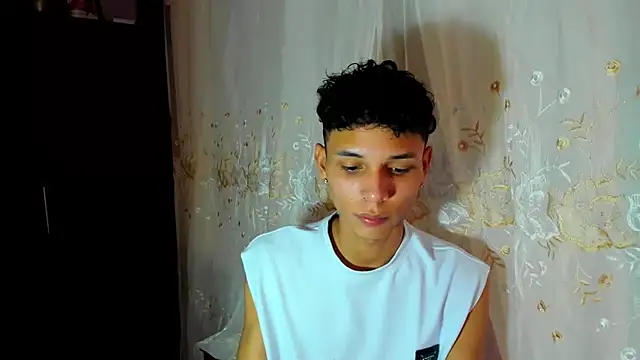 boyswantingplay online show from January 8, 7:05 pm