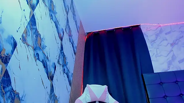 Scarlet DLuce online show from February 26, 8:57 am