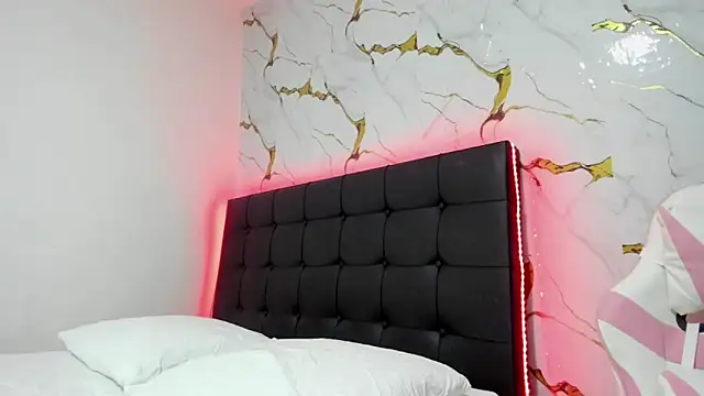 Scarlet DLuce online show from April 10, 9:03 am