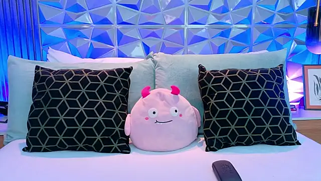 AdelineJhones online show from March 22, 2:09 pm