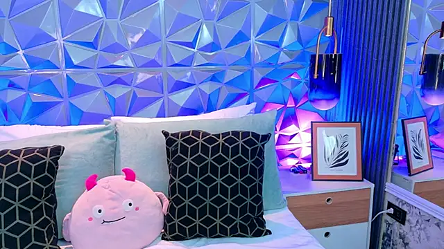 AdelineJhones online show from March 30, 2:18 pm