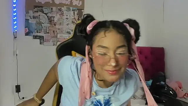 emily stars1 online show from April 9, 7:41 pm