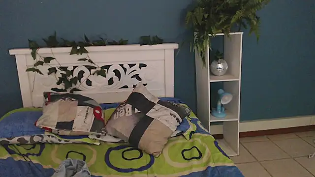 Samantha  Benet online show from March 6, 10:01 am