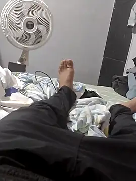 Snapshot of Gatoohottt chatting on October 29, 1:57 pm Gatoohottt online show from October 29, 1:57 pm