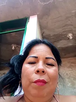 Snapshot of mother2-divorced chatting on May 6, 1:38 pm mother2-divorced online show from May 6, 1:38 pm