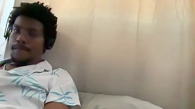 Snapshot of Albert_Madrid chatting on June 27, 12:22 pm Albert Madrid online show from June 27, 12:22 pm