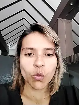 Snapshot of solunasol chatting on October 28, 2:53 pm solunasol online show from October 28, 2:53 pm