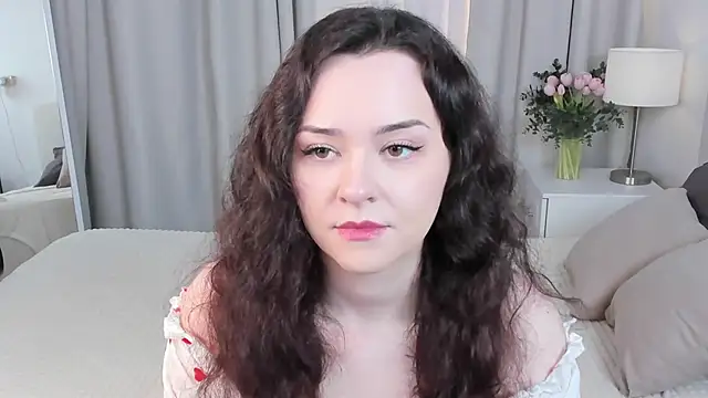 Camilla Rowen online show from December 4, 8:39 pm