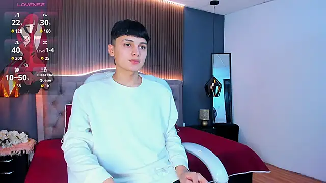 Maxii18  online show from October 30, 7:14 pm