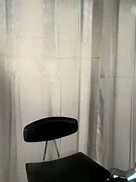 Snapshot of elliepixie chatting on November 23, 5:13 pm elliepixie online show from November 23, 5:13 pm