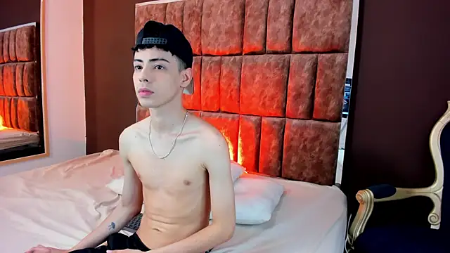 Sebastian Reed online show from November 22, 4:33 am