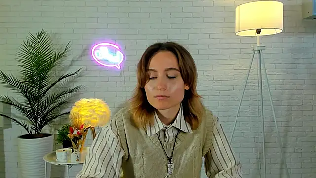 NicolettePebbles online show from October 23, 9:52 am