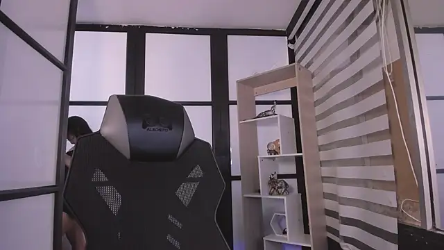 ZairaJames online show from November 11, 4:34 am