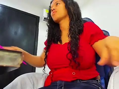 agata18  online show from April 18, 12:31 pm