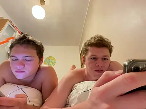 Snapshot of danielxfun chatting on August 6, 12:56 am danielxfun online show from August 6, 12:56 am