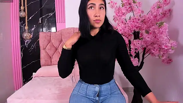 Snapshot of Maily_camerun chatting on November 5, 4:18 pm Maily camerun online show from November 5, 4:18 pm