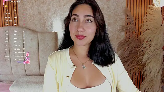 Snapshot of Maily_camerun chatting on February 6, 4:43 pm Maily camerun online show from February 6, 4:43 pm