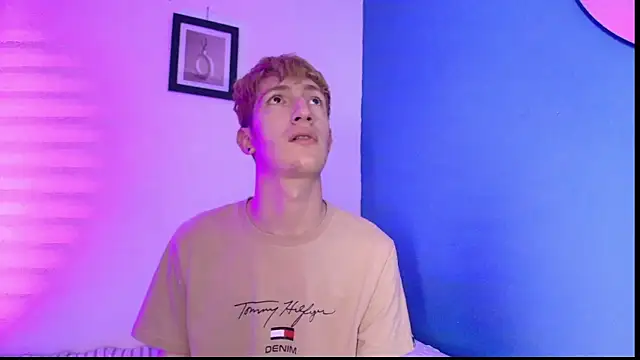 Erick Taylor3 online show from April 12, 7:41 pm