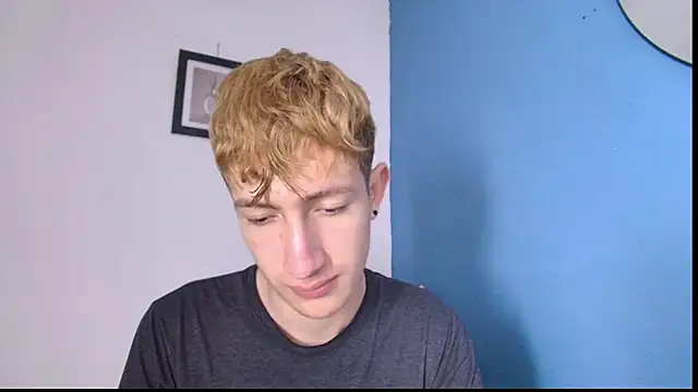 Snapshot of Erick_Taylor3 chatting on April 23, 7:38 pm Erick Taylor3 online show from April 23, 7:38 pm