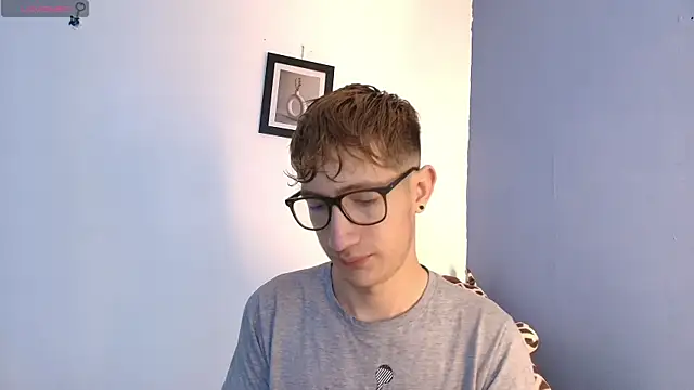 Snapshot of Erick_Taylor3 chatting on May 2, 8:25 pm Erick Taylor3 online show from May 2, 8:25 pm