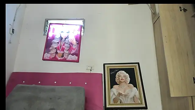 Snapshot of alahia66 chatting on May 23, 12:42 pm alahia66 online show from May 23, 12:42 pm