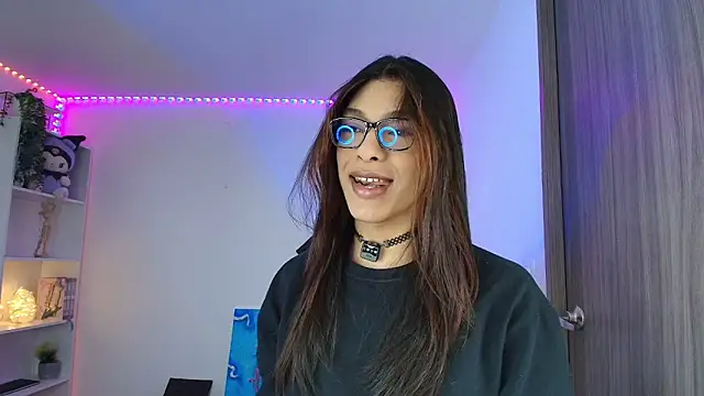 Snapshot of Arimoonn chatting on June 7, 11:25 am Arimoonn online show from June 7, 11:25 am