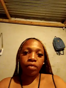 Snapshot of 09slambitch chatting on November 3, 8:32 pm 09slambitch online show from November 3, 8:32 pm