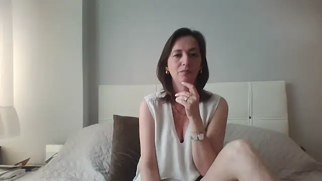 Snapshot of ArianaStarr chatting on April 21, 7:14 am ArianaStarr online show from April 21, 7:14 am