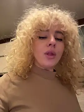 Snapshot of khalee_sy chatting on November 12, 3:45 pm khalee sy online show from November 12, 3:45 pm