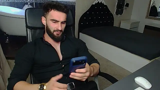 Snapshot of MicahLane chatting on July 8, 4:17 am MicahLane online show from July 8, 4:17 am